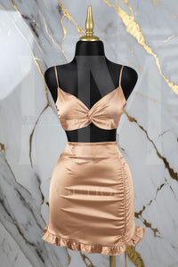 Conjunto de top y falda con olan