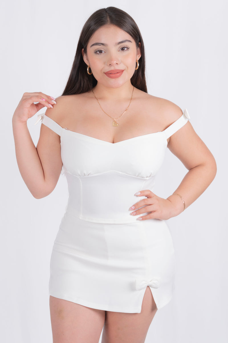Conjunto con detalle de moños