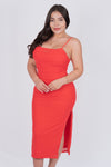 Vestido con copas y detalla holgado en pecho
