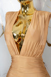 Vestido ajustado con escote en pecho