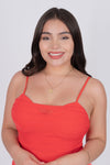 Vestido con copas y detalla holgado en pecho