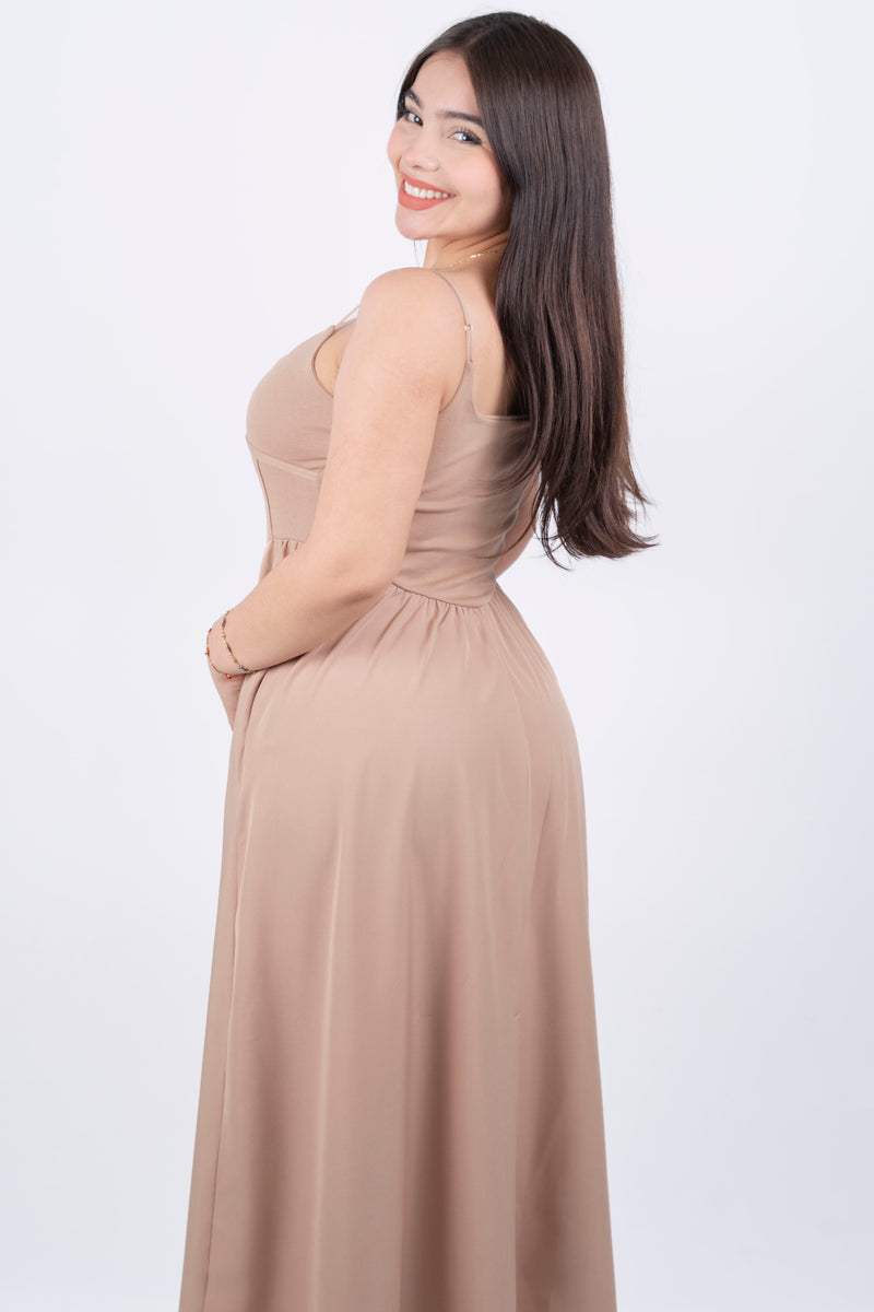 Vestido de tirantes acampanado