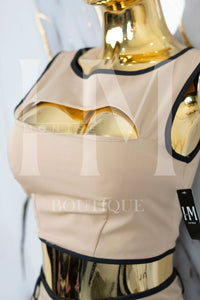 Conjunto casual con escote en pecho y copas